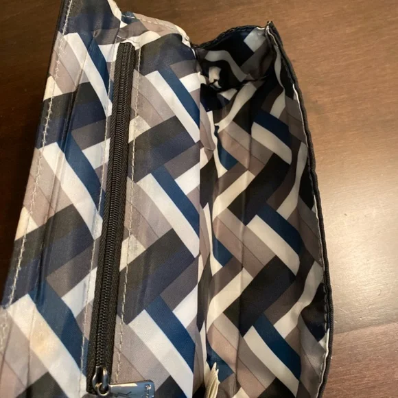 LUG Mini Travel Case - Picture 8 of 11